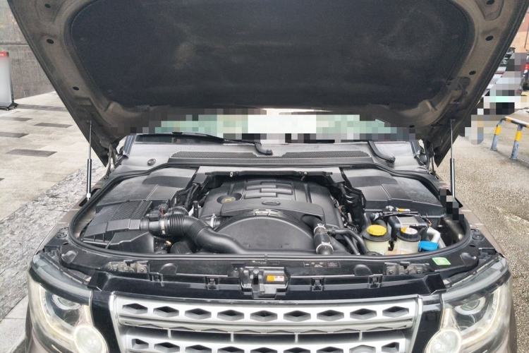 Used Land Rover Discovery 2014 3.0 SDV6 HSE Diesel Edition Engine Bay