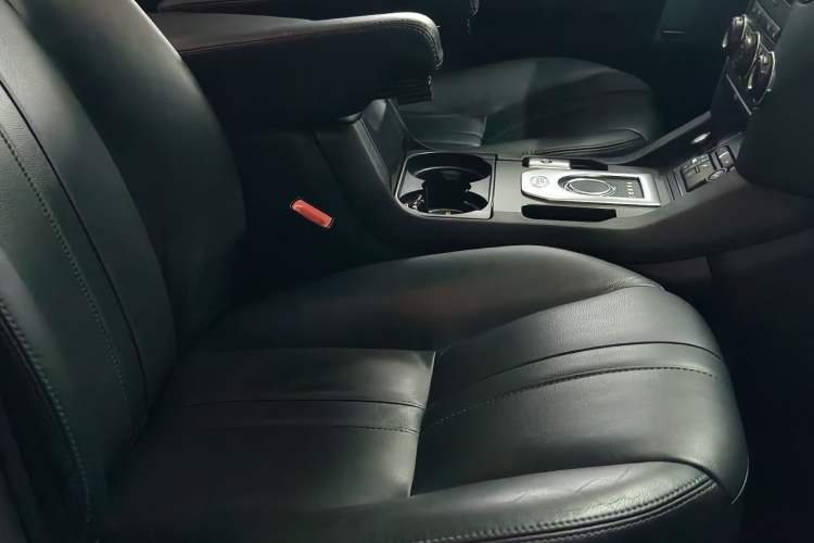 Used Land Rover Discovery 2014 3.0 SC V6 SE Exterior 6