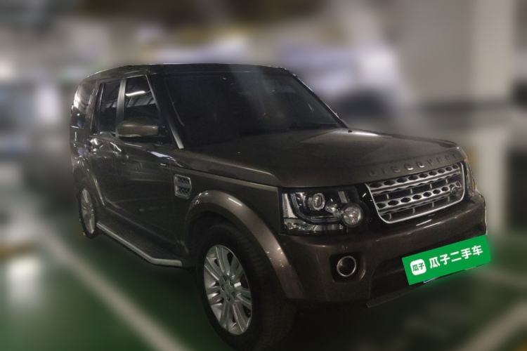 Used Land Rover Discovery 2014 3.0 SC V6 HSE Luxury Front Right 45 Deg