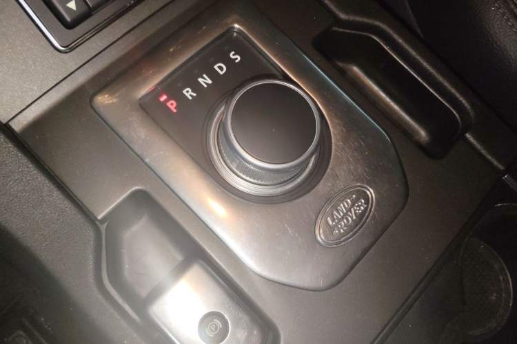 Used Land Rover Discovery 2014 3.0 SC V6 HSE Luxury Gear Lever
