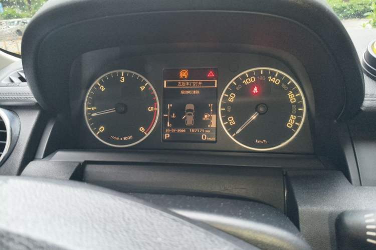 Used Land Rover Discovery 2014 3.0 SDV6 HSE Diesel Edition Instrument Cluster