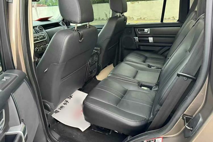 Used Land Rover Discovery 2014 3.0 SC V6 HSE Interior 2