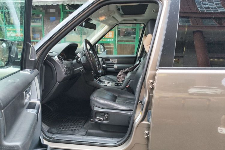 Used Land Rover Discovery 2014 3.0 SDV6 HSE Diesel Edition Left Front Seat