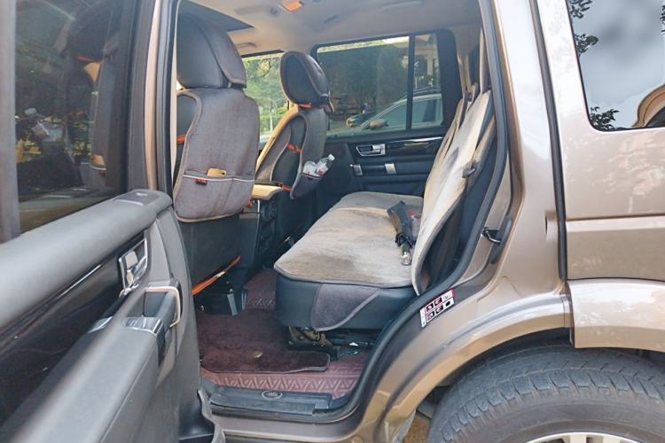Used Land Rover Discovery 2014 3.0 SC V6 HSE Left Rear Seat