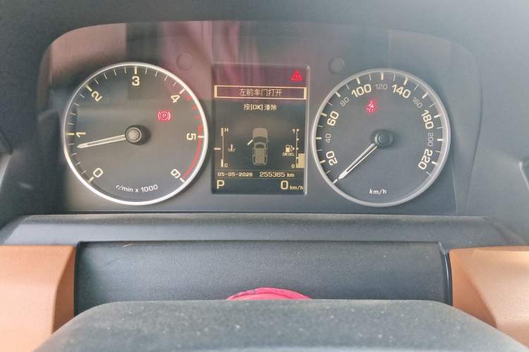 Used Land Rover Discovery  Odometer Close Up