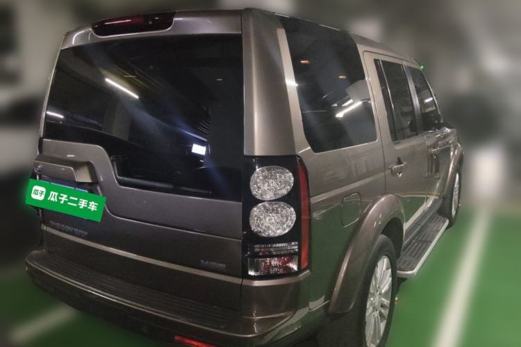 Used Land Rover Discovery 2014 3.0 SC V6 HSE Luxury Rear Right 45 Deg