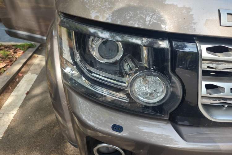 Used Land Rover Discovery 2014 3.0 SDV6 HSE Diesel Edition Right Front Headlight