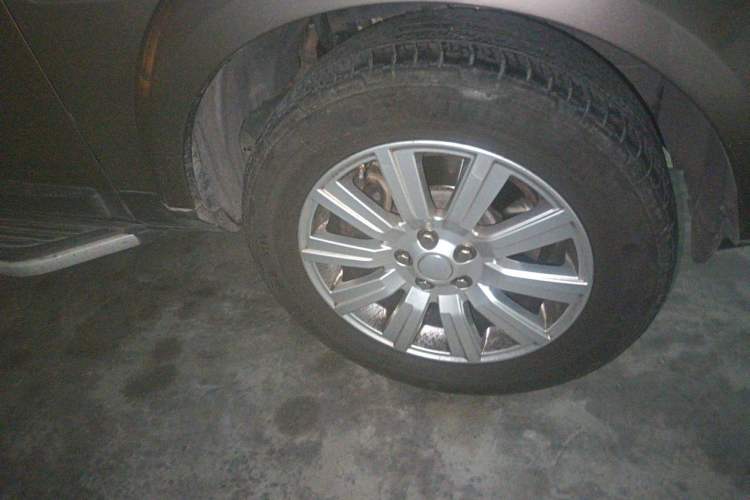 Used Land Rover Discovery 2014 3.0 SDV6 HSE Diesel Edition Right Front Wheel Hub