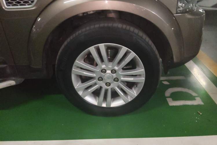 Used Land Rover Discovery 2014 3.0 SC V6 HSE Luxury Right Front Wheel Hub