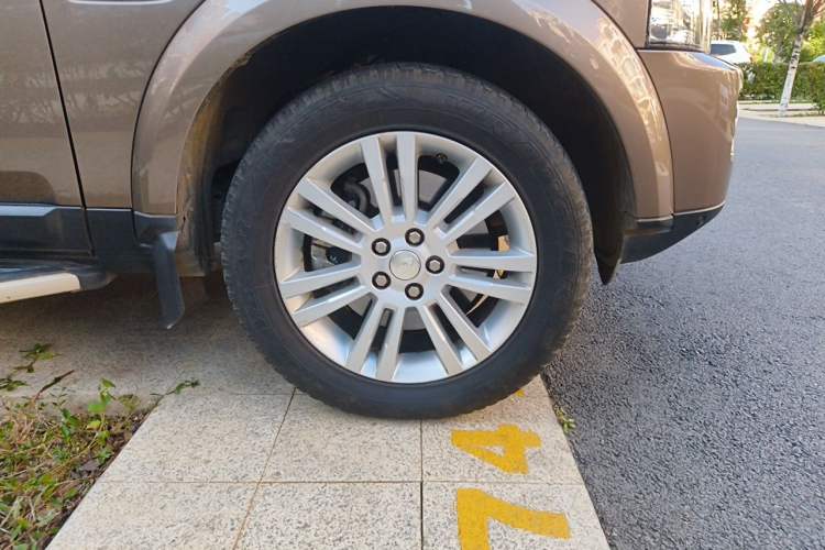 Used Land Rover Discovery 2014 3.0 SC V6 HSE Right Front Wheel Hub