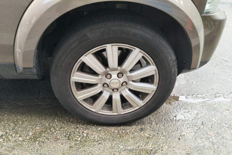 Used Land Rover Discovery 2014 3.0 SDV6 HSE Diesel Edition Right Front Wheel Hub