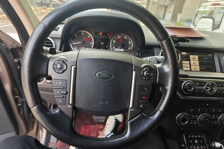 Used Land Rover Discovery 2014 3.0 SDV6 HSE Diesel Edition Steering Wheel