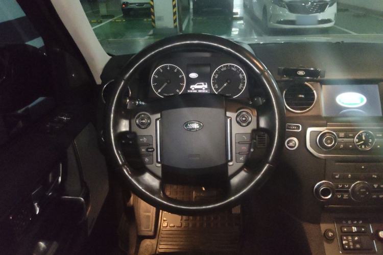 Used Land Rover Discovery 2014 3.0 SC V6 HSE Luxury Steering Wheel