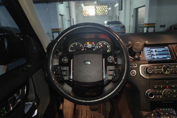 Used Land Rover Discovery 2014 3.0 SDV6 HSE Diesel Edition Steering Wheel