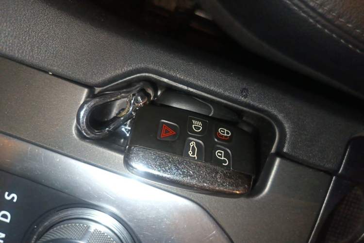Used Land Rover Discovery 2014 3.0 SDV6 HSE Diesel Edition Vehicle Key