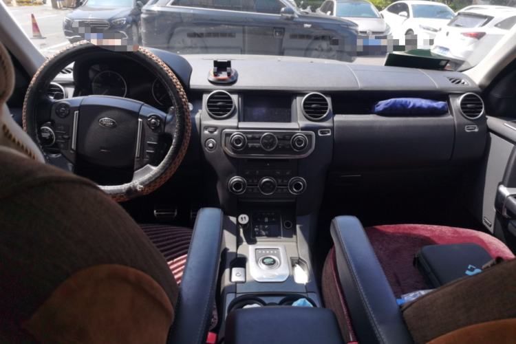 Used Land Rover Discovery 2014 3.0 SDV6 HSE Diesel Edition Center Console