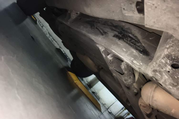 Used Land Rover Discovery 2014 3.0 SC V6 SE Chassis Front Right