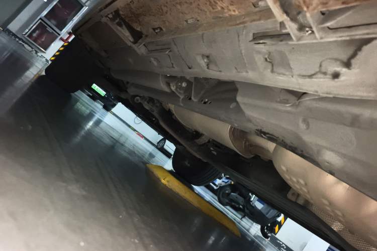 Used Land Rover Discovery 2014 3.0 SC V6 SE Chassis Rear Left
