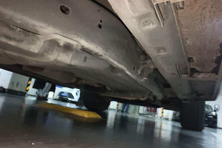 Used Land Rover Discovery 2014 3.0 SC V6 SE Chassis Rear Right