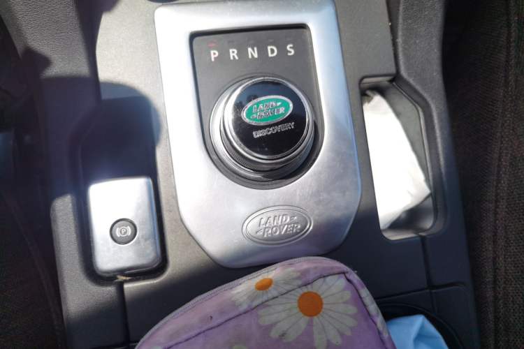 Used Land Rover Discovery 2014 3.0 SDV6 HSE Diesel Edition Gear Lever