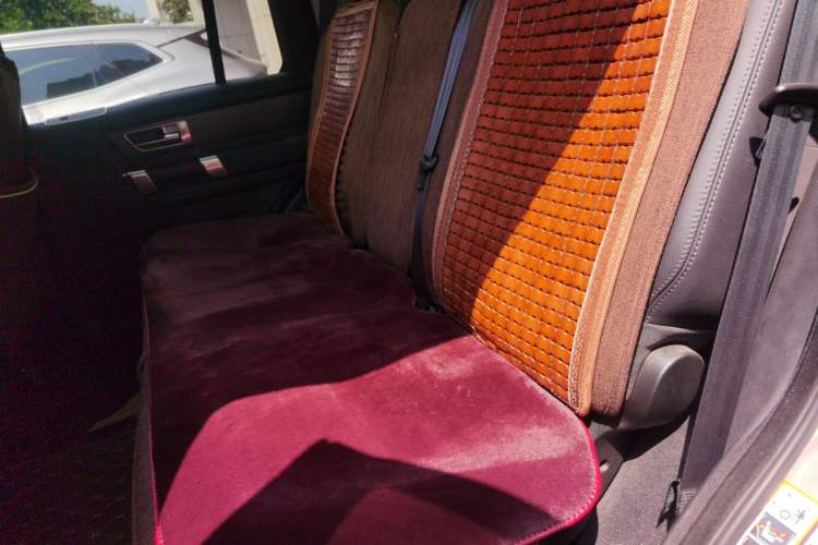Used Land Rover Discovery 2014 3.0 SDV6 HSE Diesel Edition Left Rear Seat