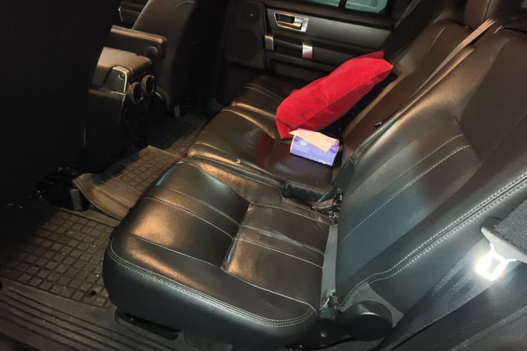 Used Land Rover Discovery 2014 3.0 SC V6 SE Left Rear Seat