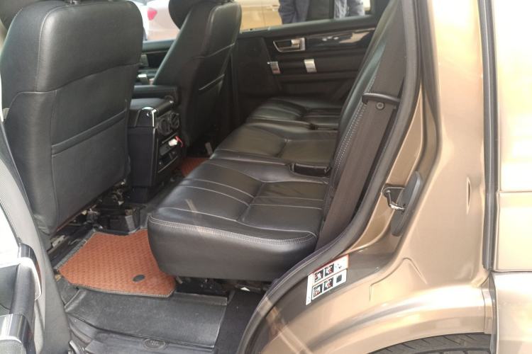 Used Land Rover Discovery 2014 3.0 SDV6 HSE Diesel Edition Left Rear Seat