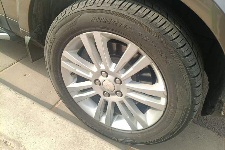 Used Land Rover Discovery 2014 3.0 SDV6 HSE Diesel Edition Right Front Wheel Hub