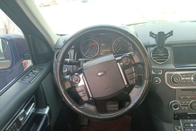 Used Land Rover Discovery 2014 3.0 SDV6 HSE Diesel Edition Steering Wheel