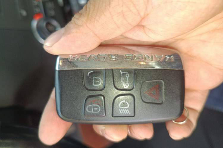 Used Land Rover Discovery 2014 3.0 SDV6 HSE Diesel Edition Vehicle Key