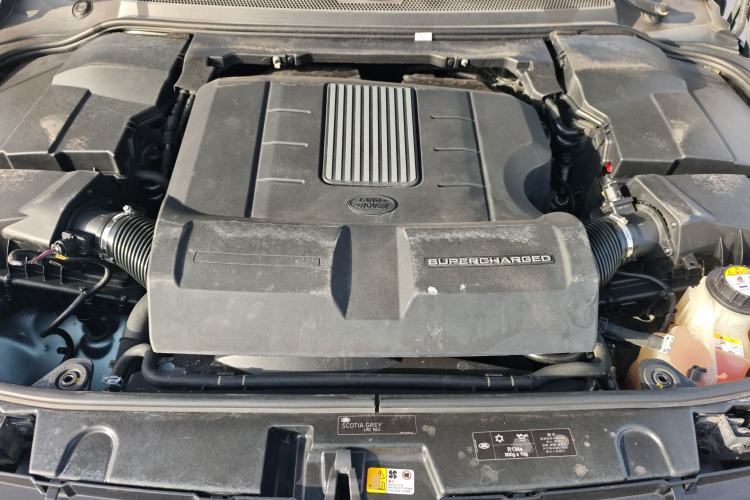 Used Land Rover Discovery 2014 3.0 SC V6 HSE Engine Bay