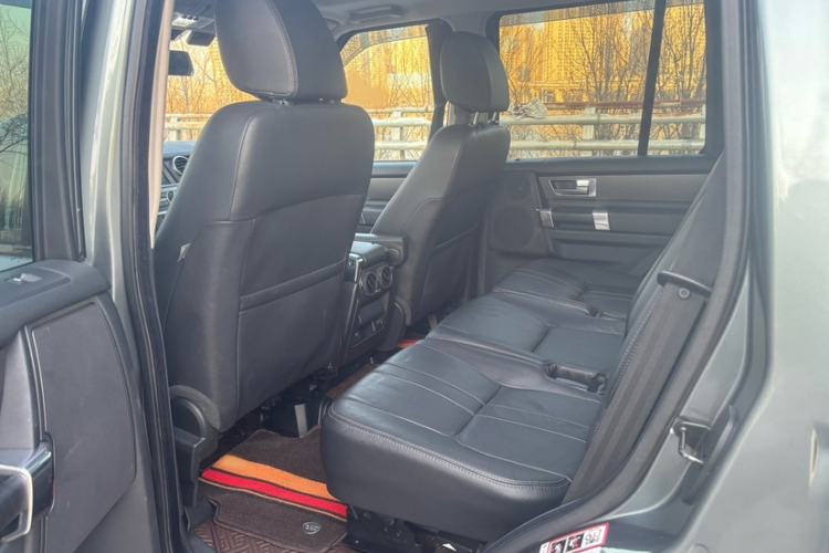 Used Land Rover Discovery 2014 3.0 SC V6 HSE Interior 3