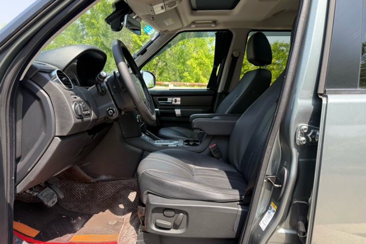 Used Land Rover Discovery 2014 3.0 SC V6 HSE Interior 4