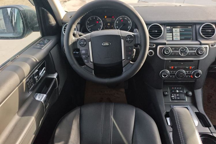 Used Land Rover Discovery 2014 3.0 SC V6 HSE Steering Wheel