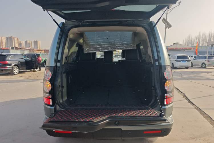 Used Land Rover Discovery 2014 3.0 SC V6 HSE Trunk
