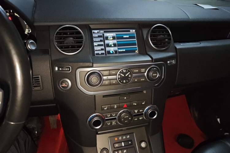 Used Land Rover Discovery 2014 3.0 SC V6 HSE Audio And AC Panel