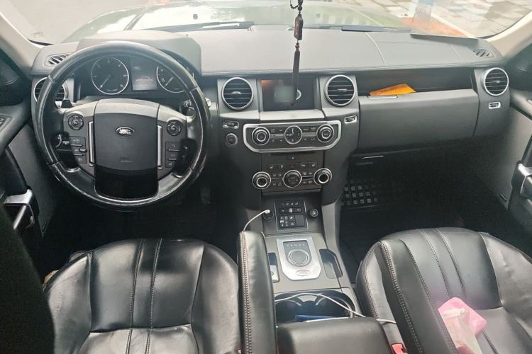 Used Land Rover Discovery 2014 3.0 SDV6 HSE Diesel Edition Center Console