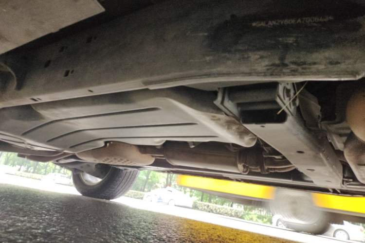 Used Land Rover Discovery 2014 3.0 SC V6 HSE Chassis Front Right