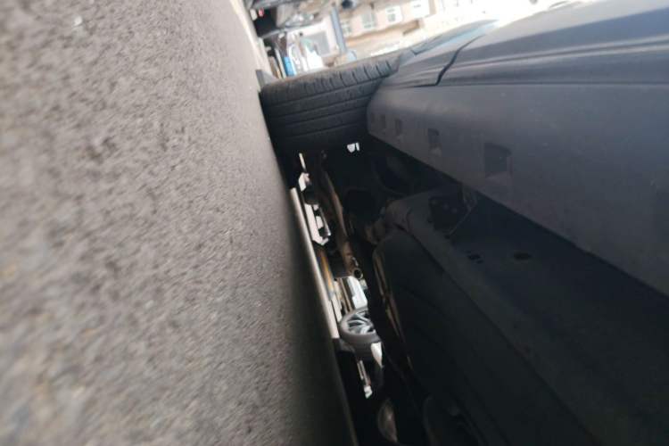 Used Land Rover Discovery 2014 3.0 SDV6 HSE Diesel Edition Chassis Front Right