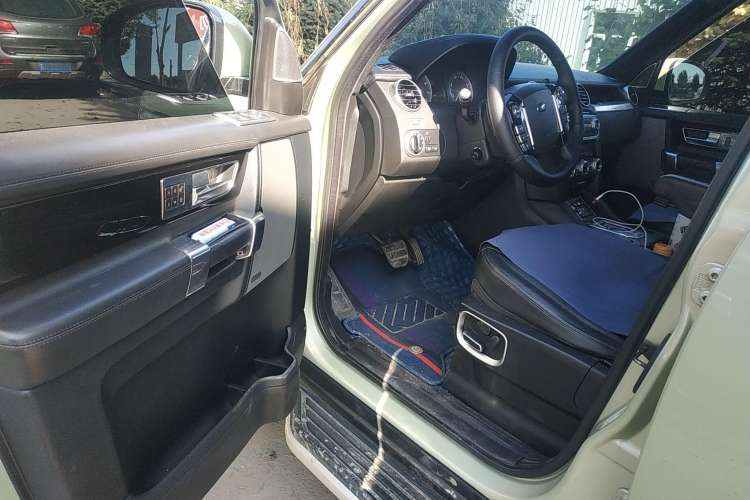 Used Land Rover Discovery 2014 3.0 SC V6 SE Driver Seat