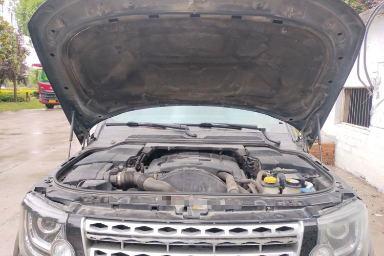 Used Land Rover Discovery 2014 3.0 SC V6 XXV Edition Engine Bay