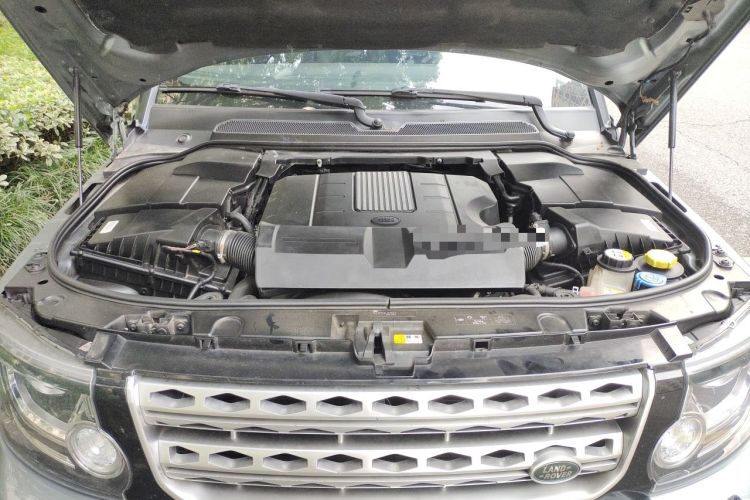 Used Land Rover Discovery 2014 3.0 SC V6 HSE Engine Bay