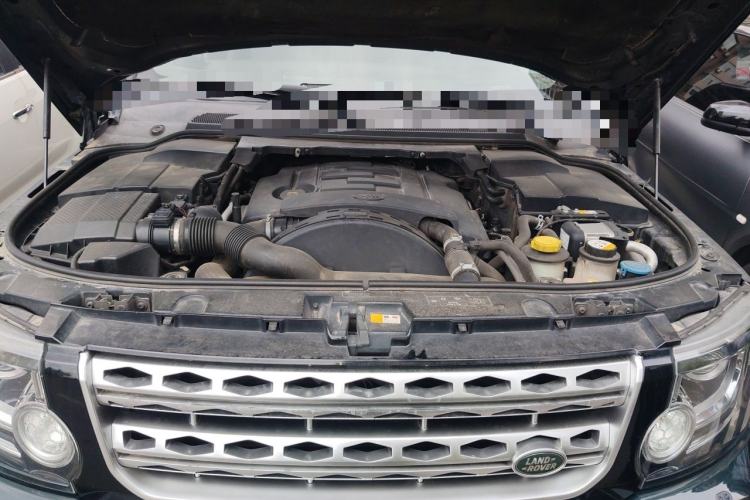 Used Land Rover Discovery 2014 3.0 SDV6 HSE Diesel Edition Engine Bay