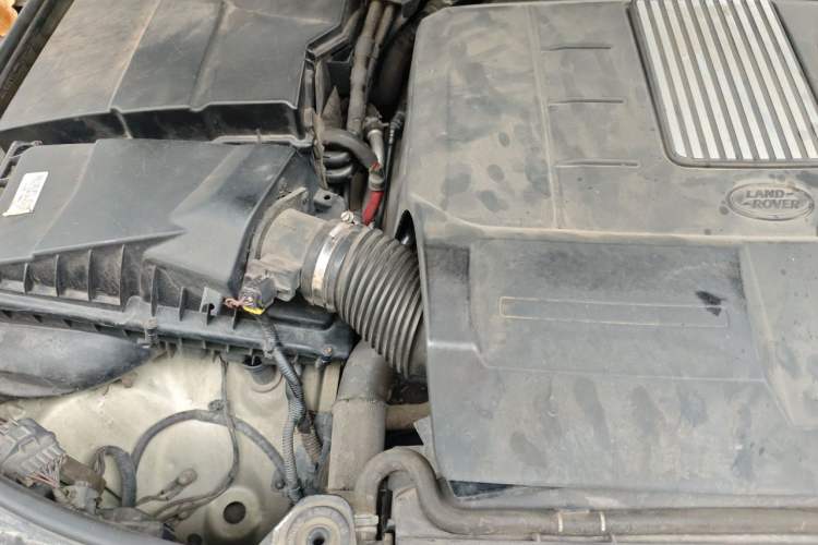 Used Land Rover Discovery 2014 3.0 SC V6 HSE Luxury Engine Bay Right