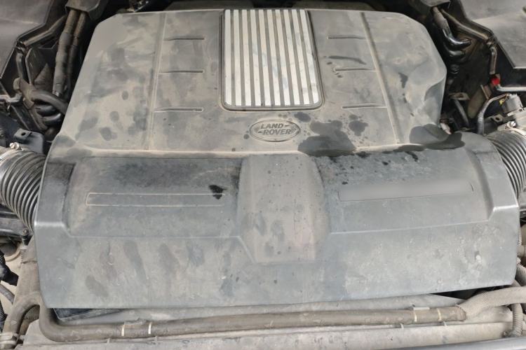 Used Land Rover Discovery 2014 3.0 SC V6 HSE Luxury Engine Bay