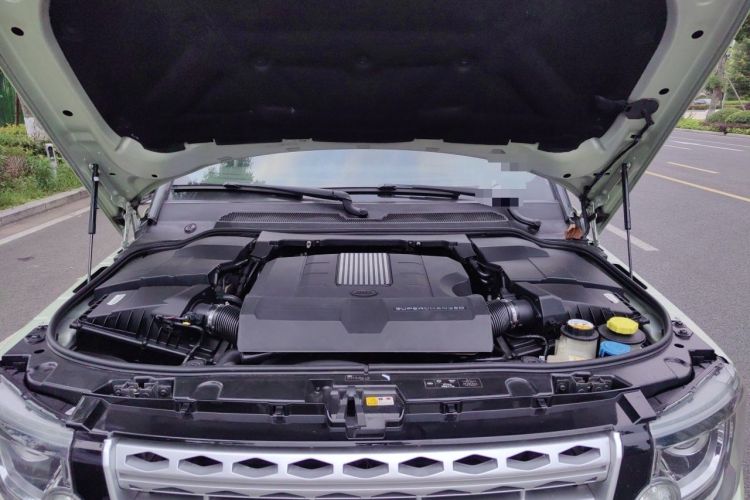 Used Land Rover Discovery 2014 3.0 SC V6 HSE Luxury Engine Bay