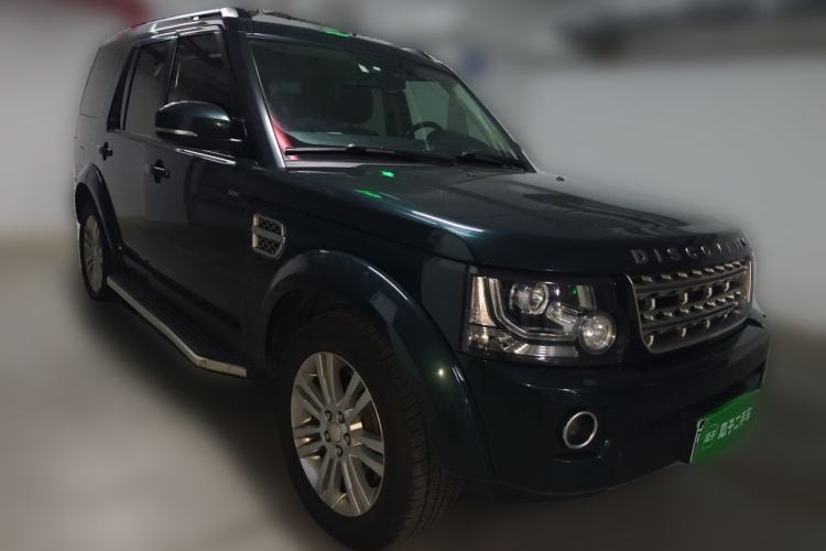 Used Land Rover Discovery 2014 3.0 SC V6 HSE Front Right 45 Deg
