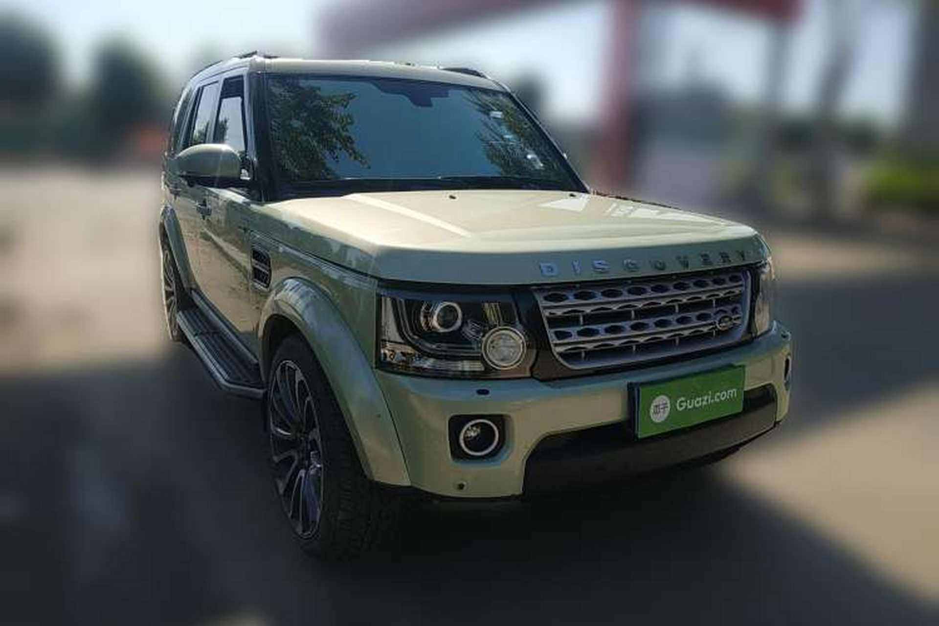 Used Land Rover Discovery 2014 3.0 SC V6 SE Front Right 45 Deg