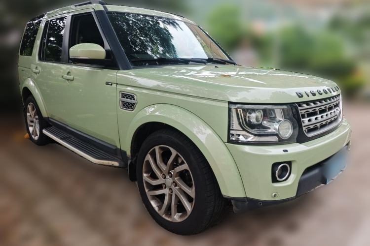 Used Land Rover Discovery 2014 3.0 SC V6 HSE Luxury Front Right 45 Deg