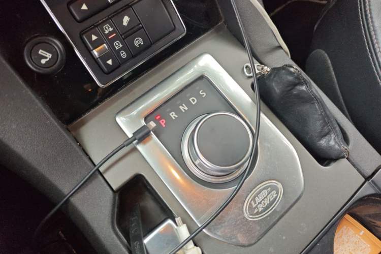 Used Land Rover Discovery 2014 3.0 SC V6 HSE Luxury Gear Lever